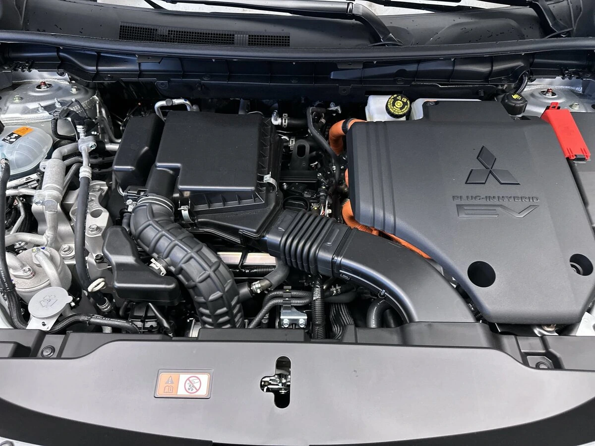 2026 Mitsubishi Outlander Plug-in Hybrid SE - Photo 28
