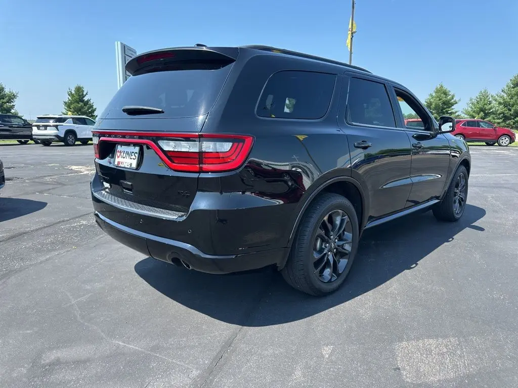 2022 Dodge Durango R/T photo 4