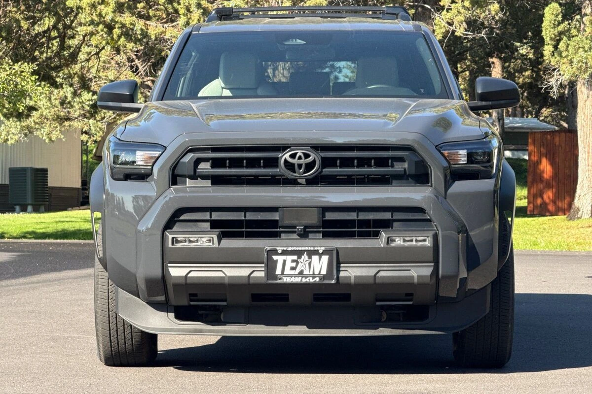 2025 Toyota 4Runner SR5 - Photo 9