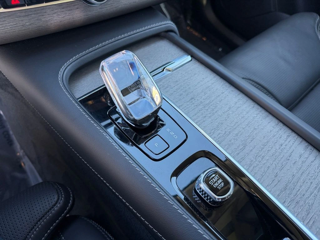 2023 Volvo - image 24