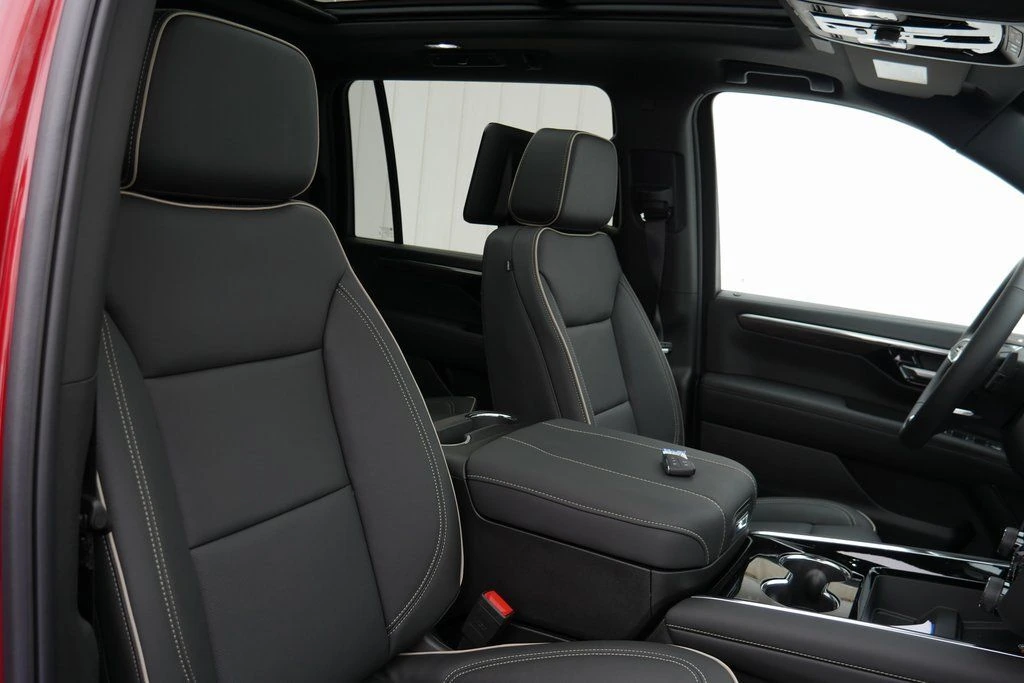2026 Chevrolet Suburban Premier - Photo 22