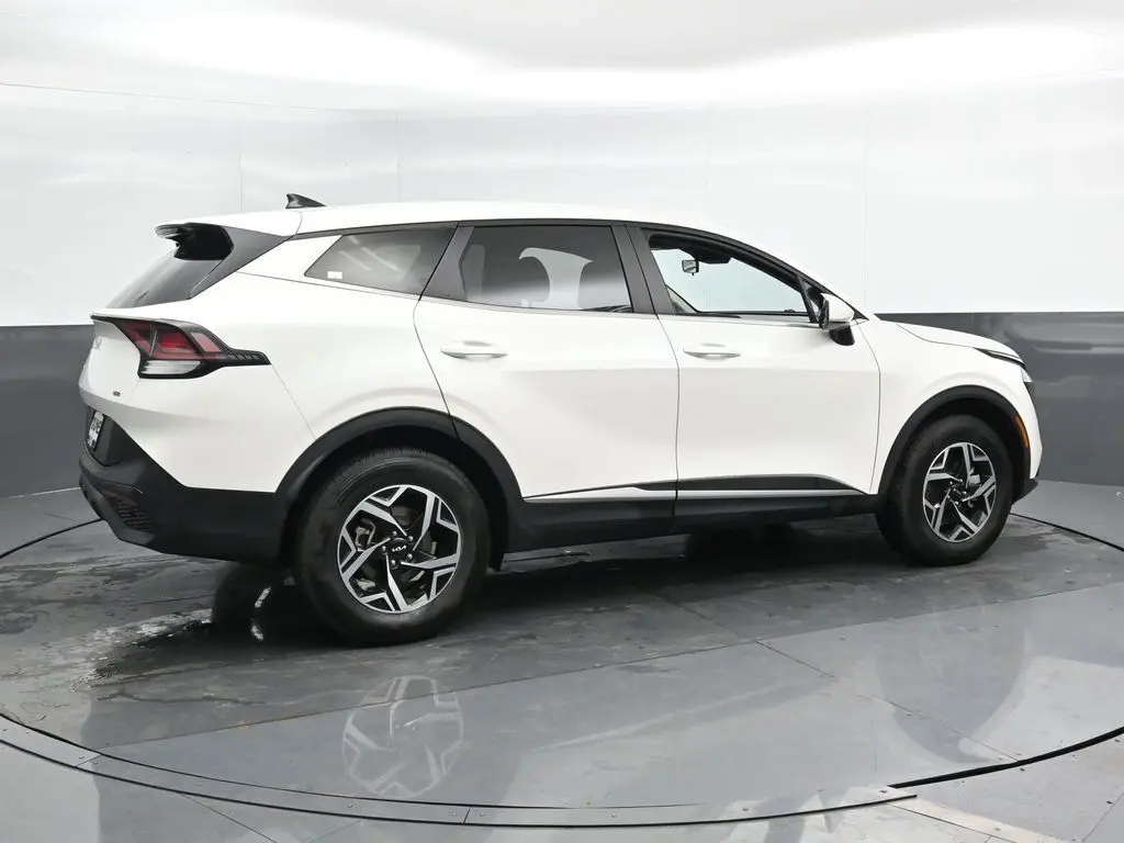 Used 2023 Kia Sportage LX with VIN KNDPUCAF3P7040596 for sale in Sycamore, IL
