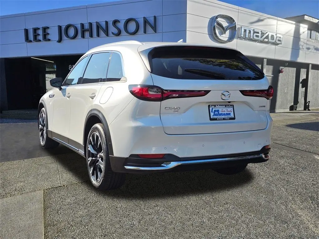 2024 Mazda CX-90 Plug-in Hybrid Premium photo 3