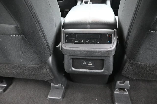 2025 Nissan Pathfinder SV - Photo 10