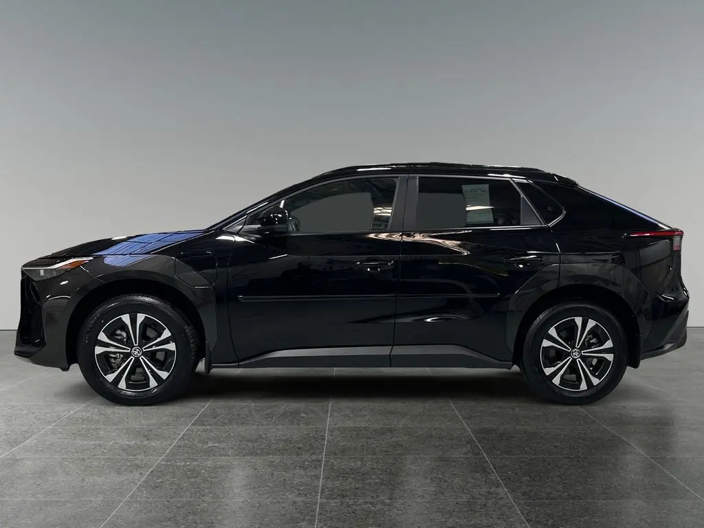 2024 Toyota bZ4X XLE photo 4