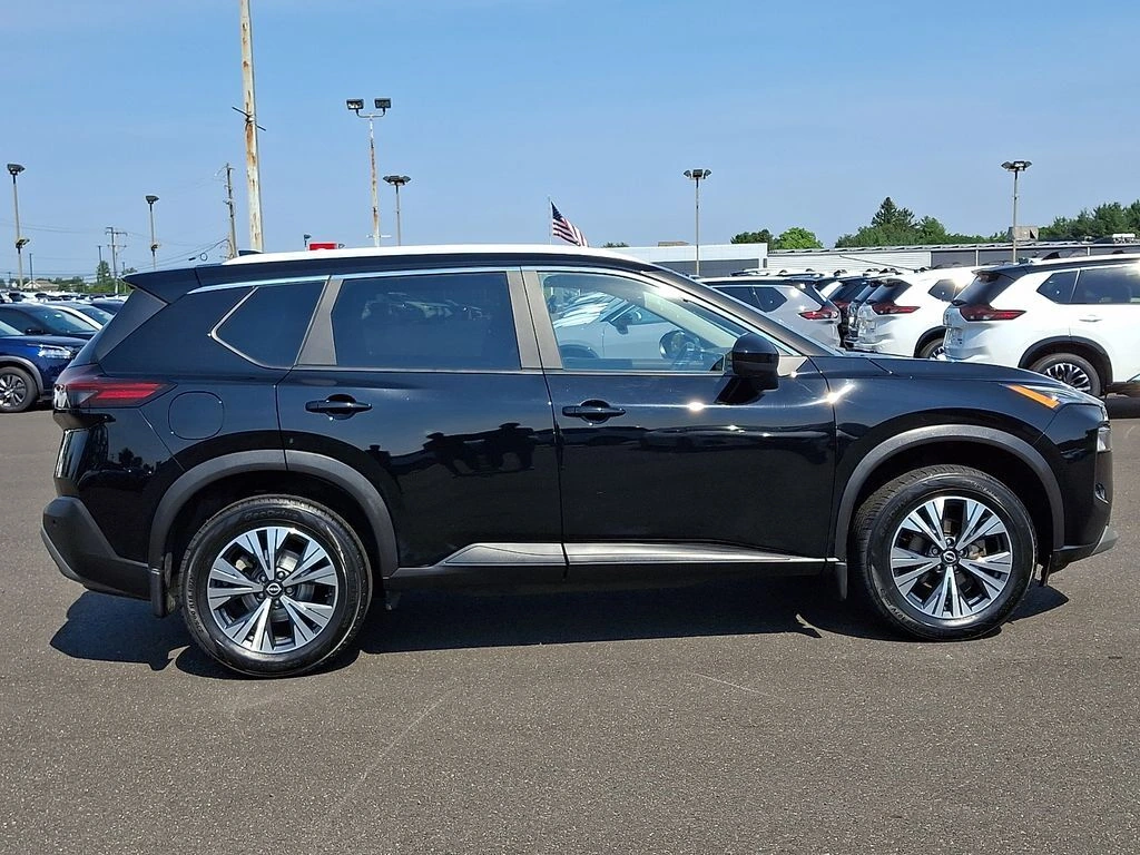 2023 Nissan Rogue SV - Photo 8