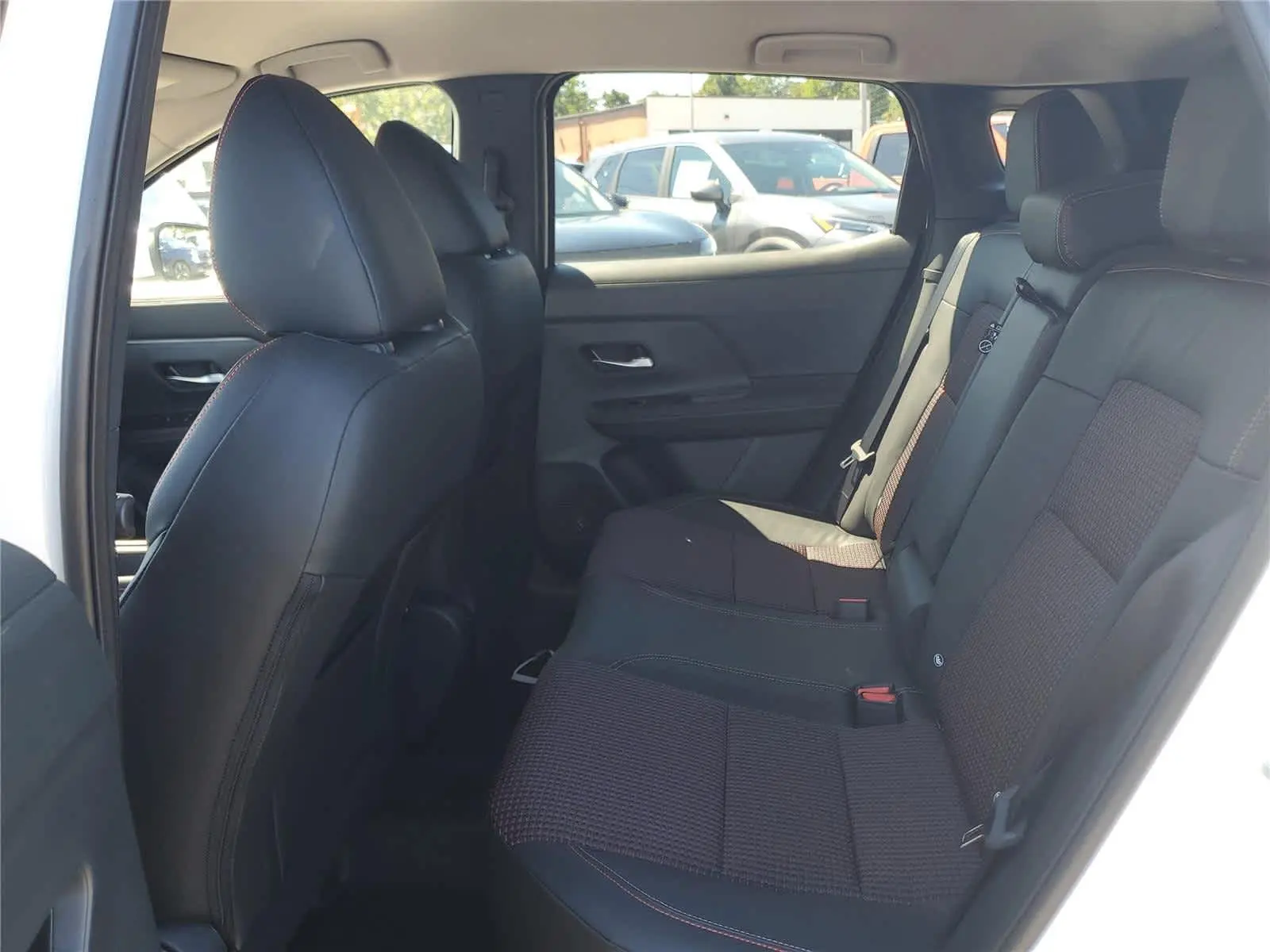 2025 Nissan Kicks SR photo 15
