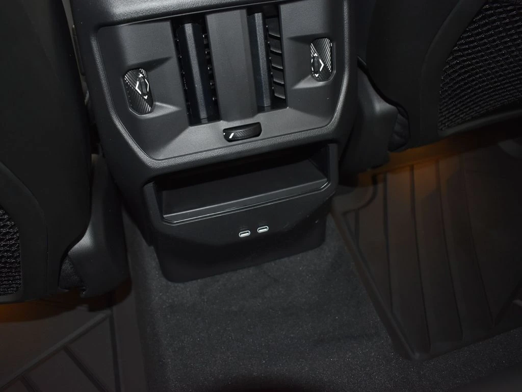 2026 BMW X3 30 - Photo 18