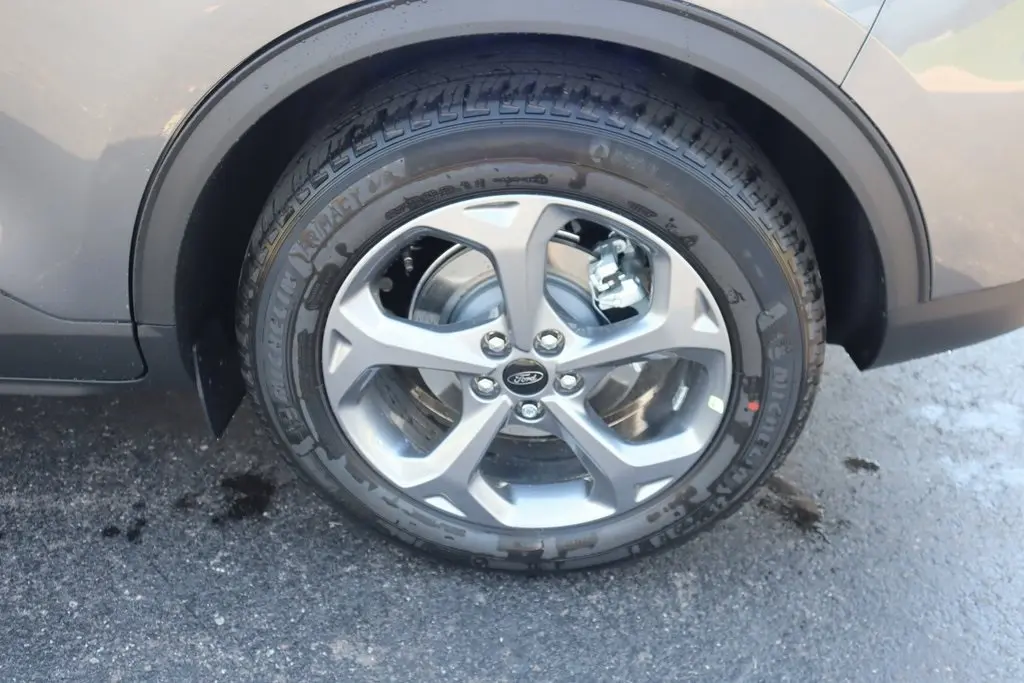 2026 Ford Escape ST-Line photo 19