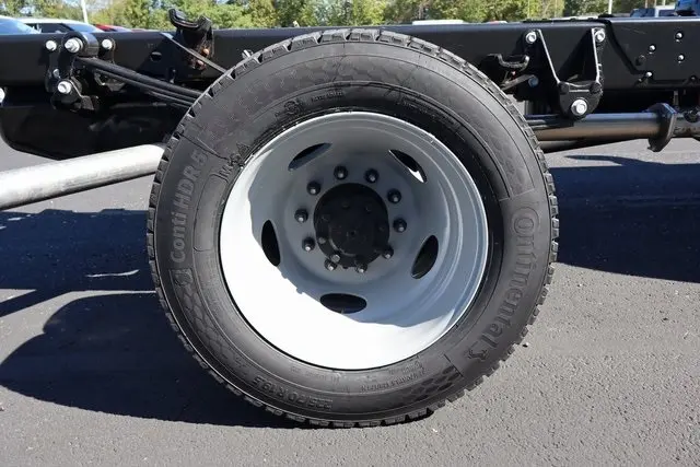 2026 Ford F-550 photo 10