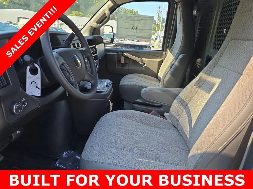 2025 Chevrolet Express 2500 Work Van Cargo photo 5