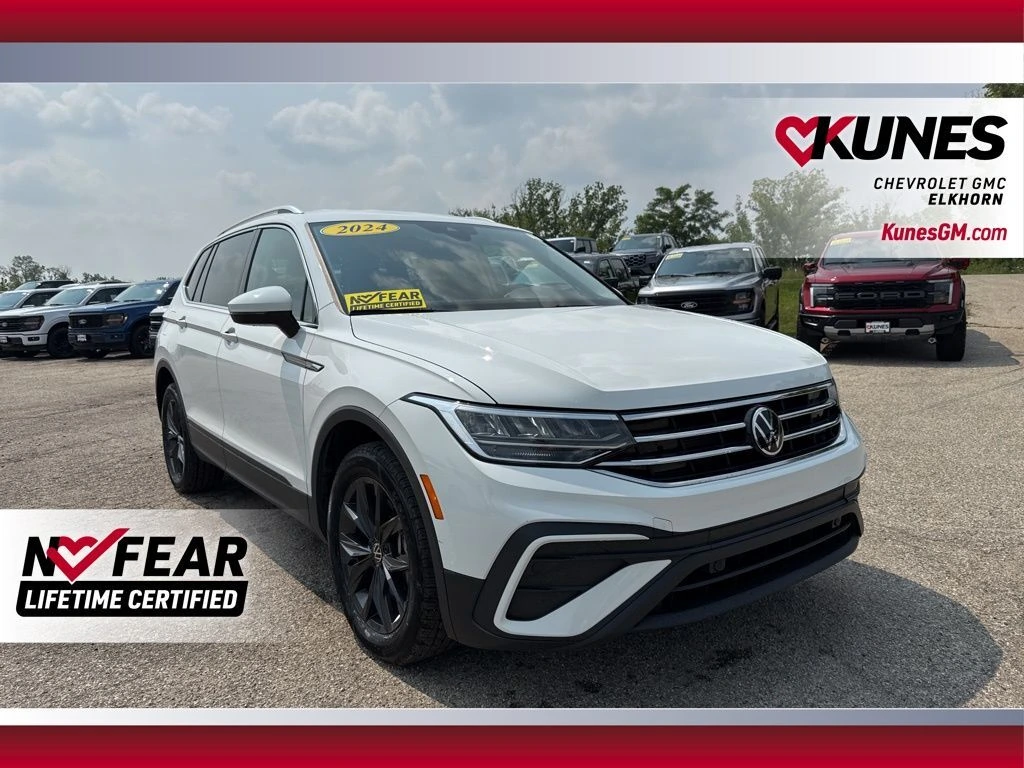 2024 Volkswagen Tiguan SE's photo