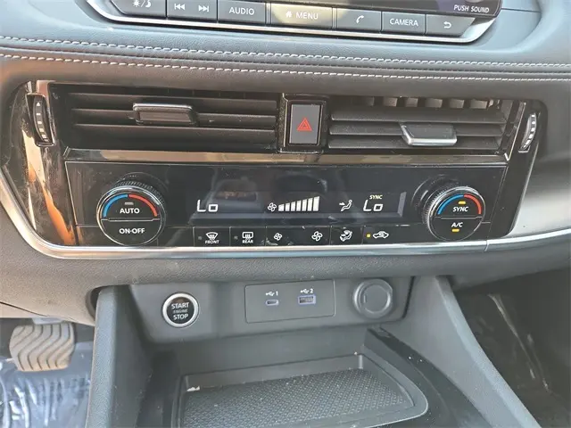 2021 Nissan Rogue SV photo 24