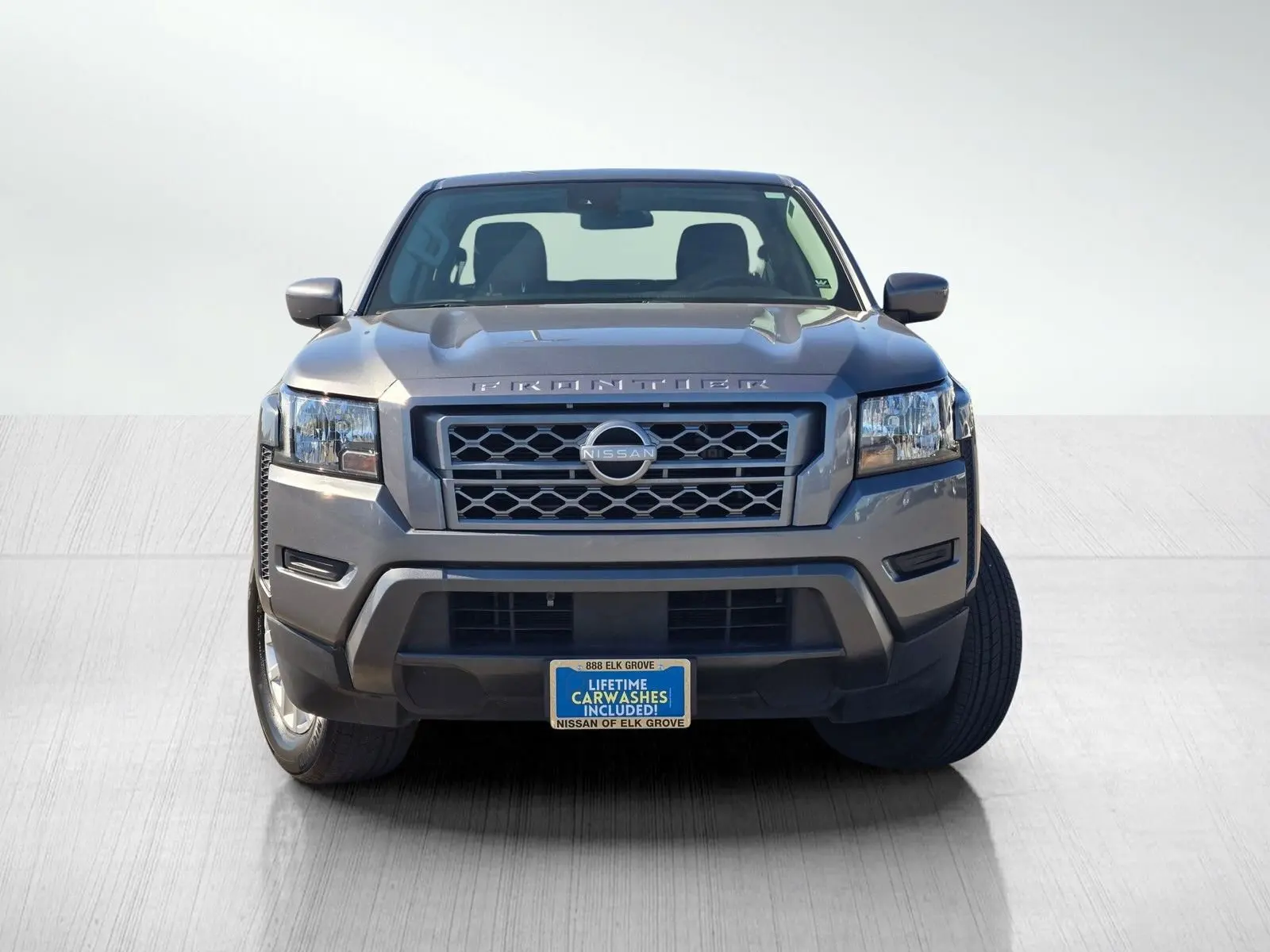 2023 Nissan Frontier Crew Cab SV photo 2