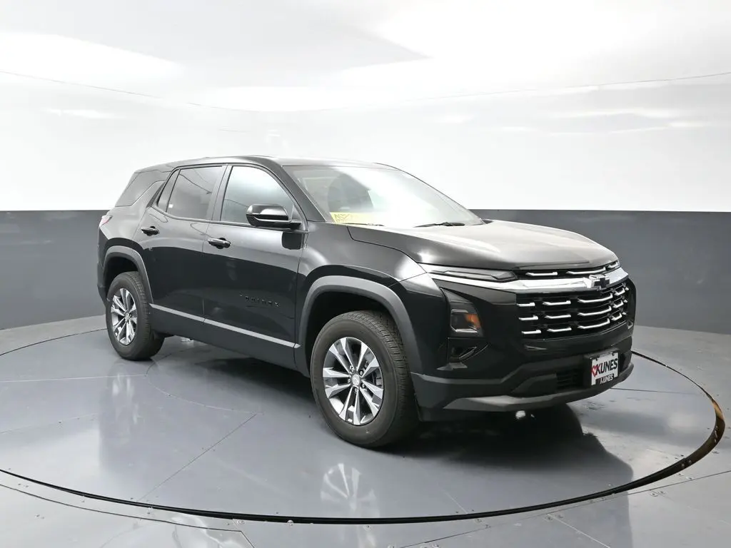 2026 Chevrolet Equinox LT photo 3