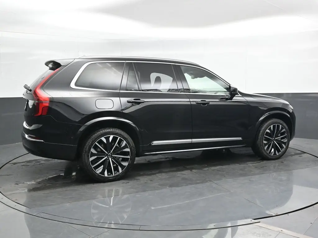 2026 Volvo - image 2