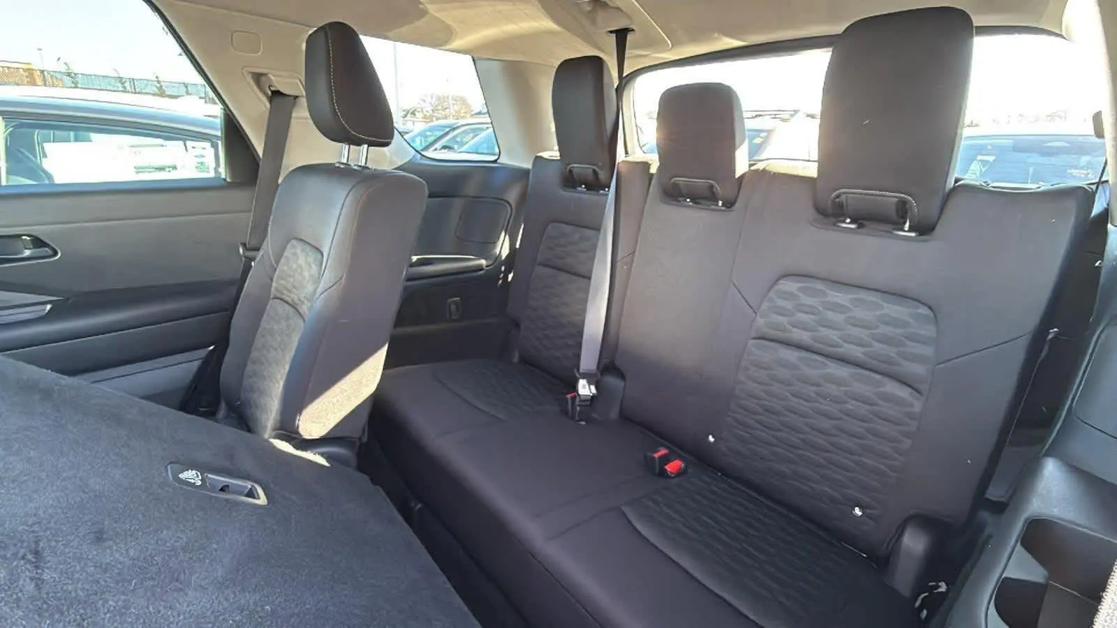 2024 Nissan Pathfinder SV photo 21