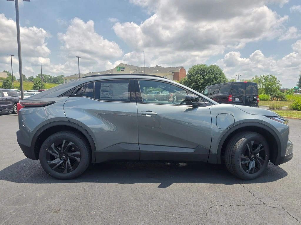 2026 Toyota C-HR SE - Photo 9