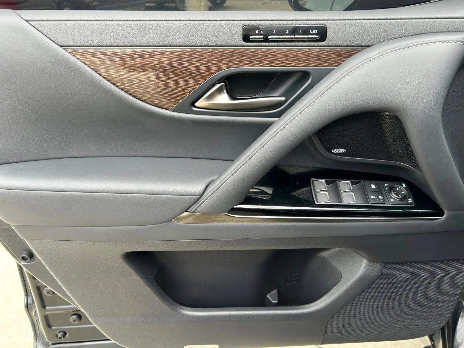 2023 Lexus LX 600 Ultra Luxury photo 18