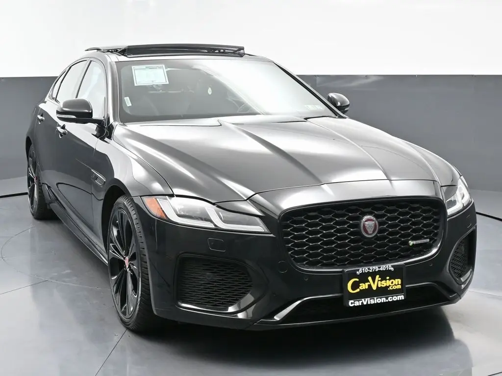 2022 Jaguar XF R-Dynamic SE photo 3