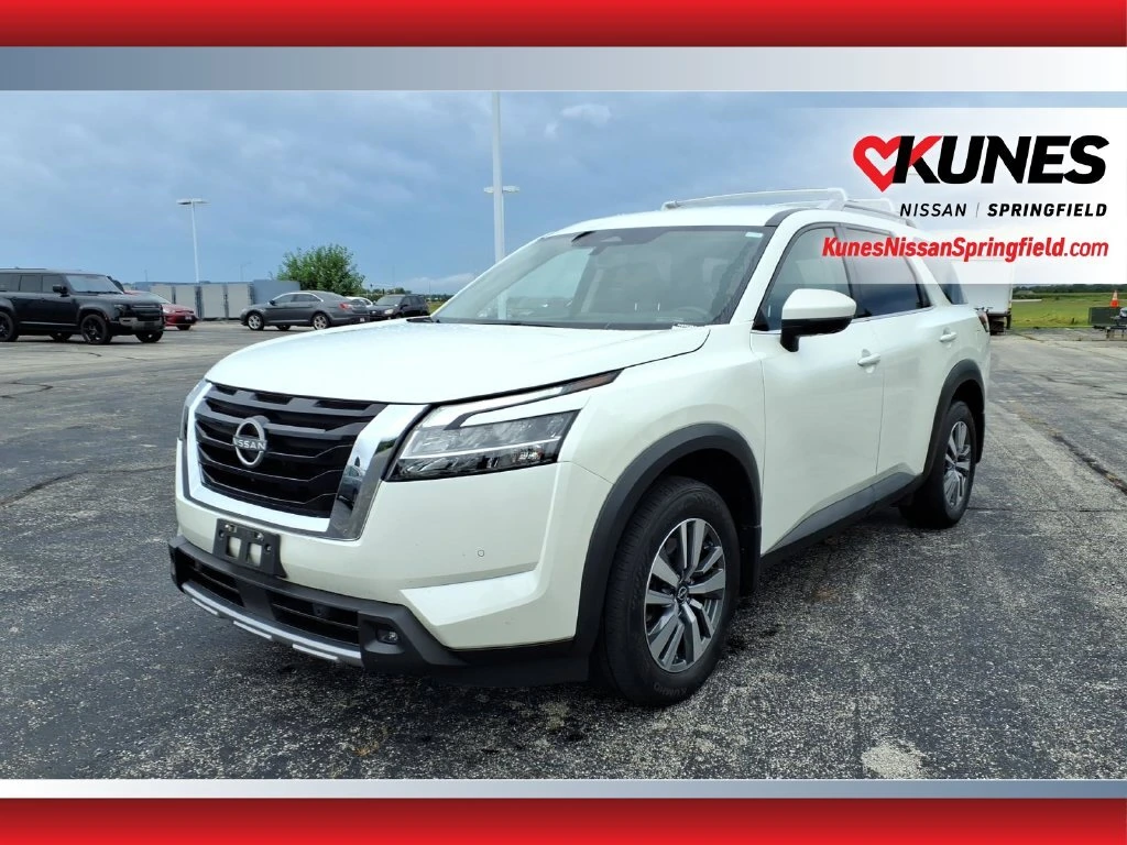 2023 Nissan Pathfinder SL