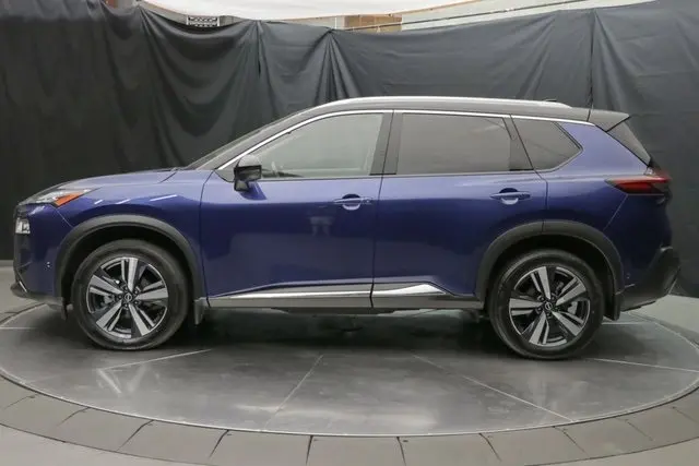 2023 Nissan Rogue SL photo 9