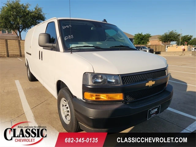 2025 Chevrolet Express 3500 Extended Work Van's photo