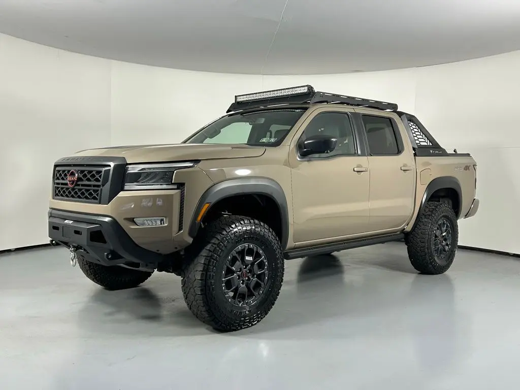 2023 Nissan Frontier PRO-4X photo 2