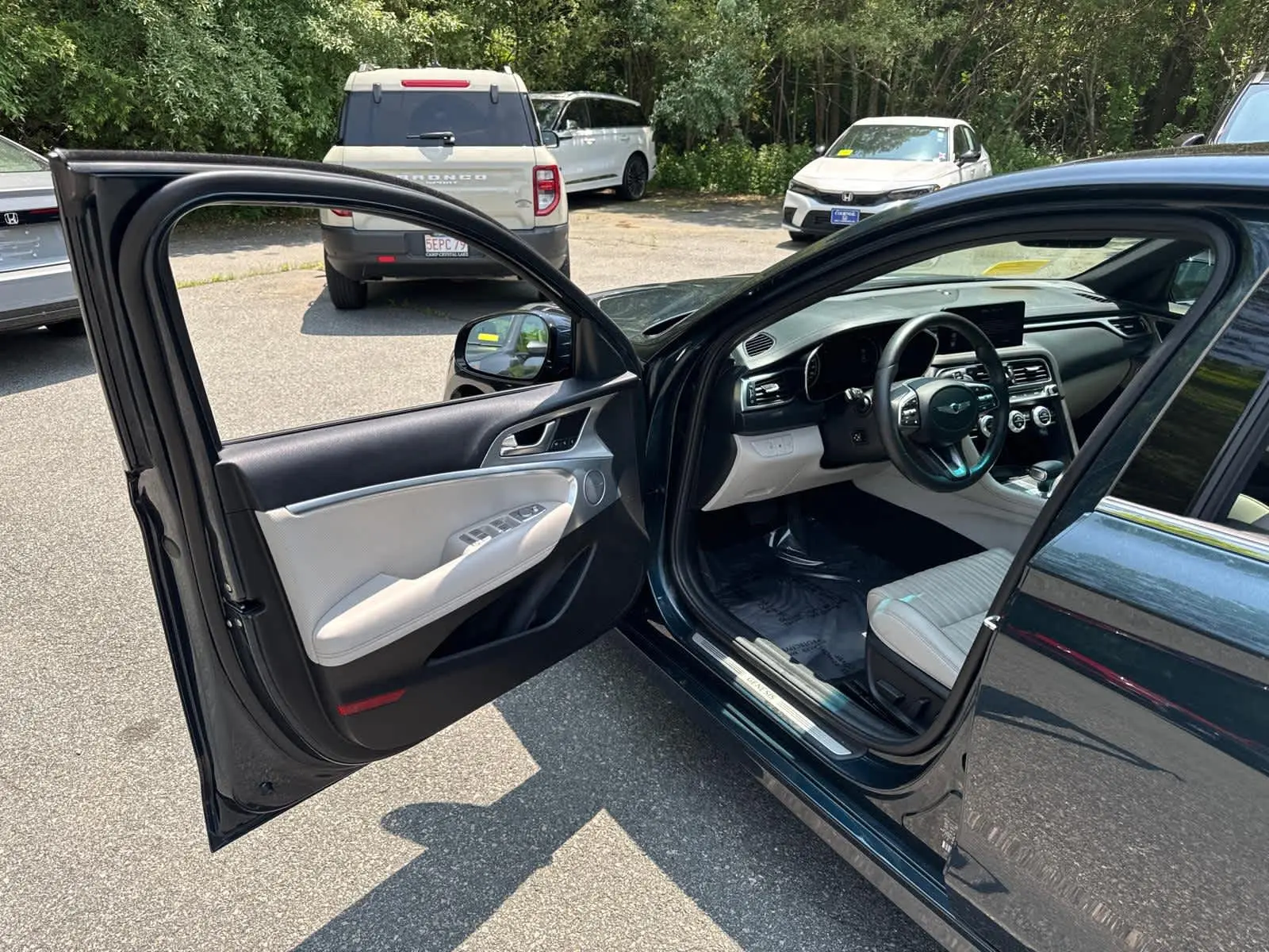 2022 Genesis G70 2.0T photo 11