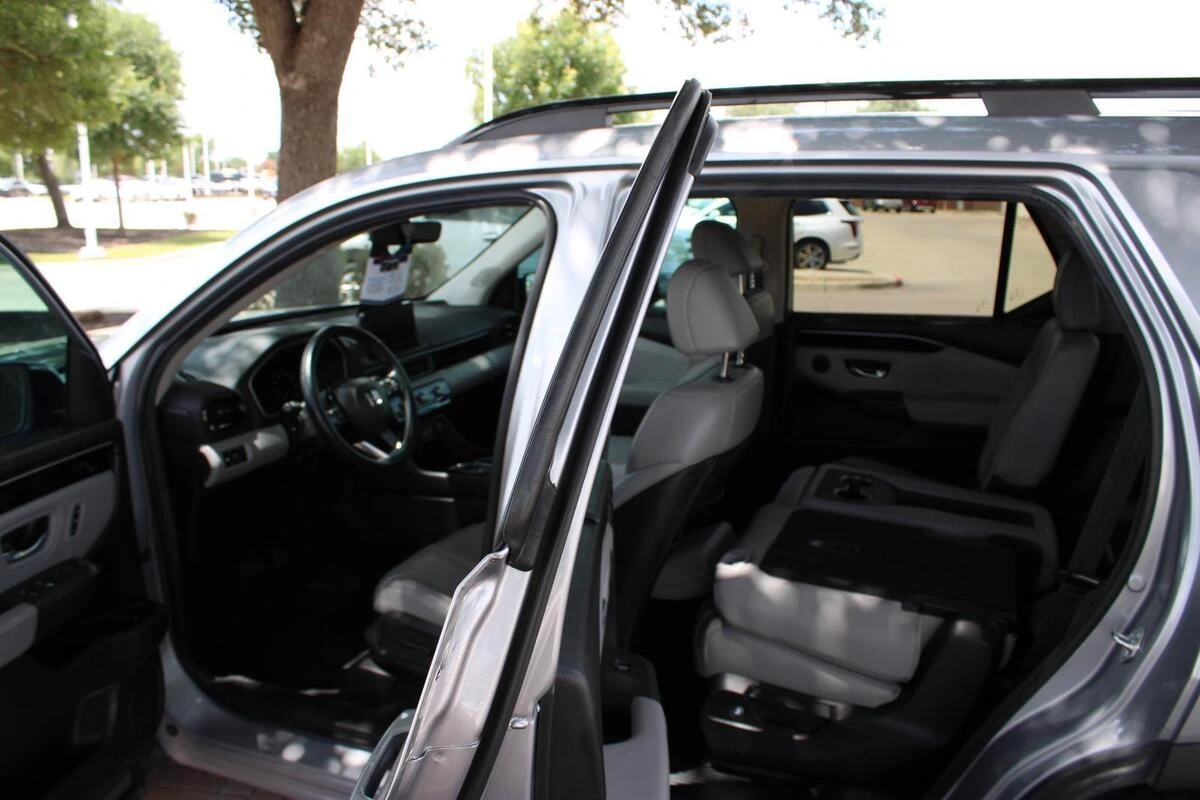 2025 Honda Pilot Touring - Photo 17