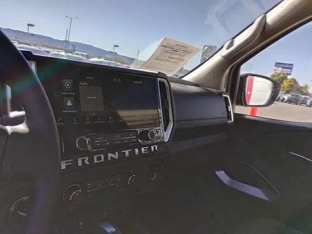 2025 Nissan Frontier SV photo 11