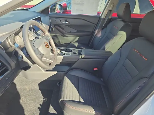 2026 Nissan Rogue SV photo 3