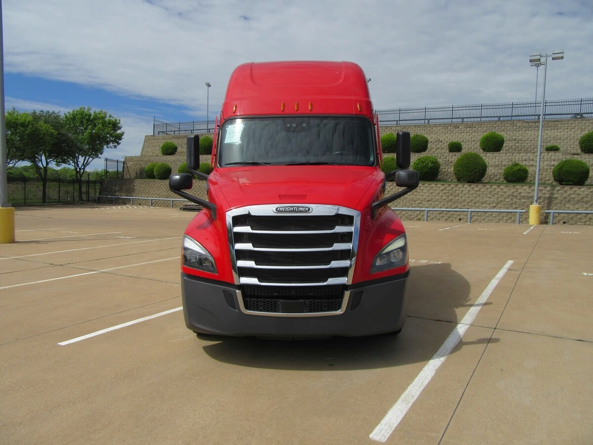 2022 Freightliner Cascadia - image 7