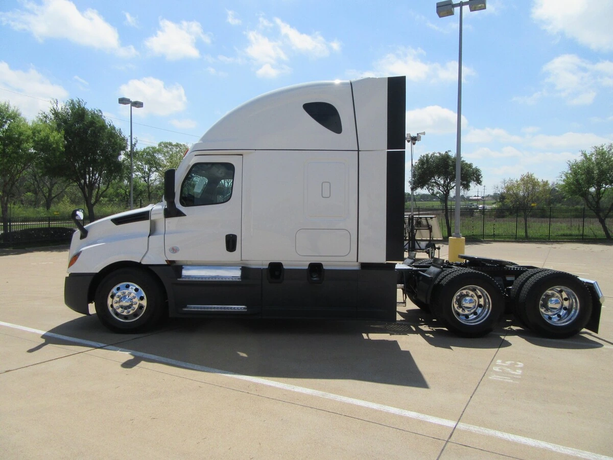 2024 Freightliner Cascadia - image 6
