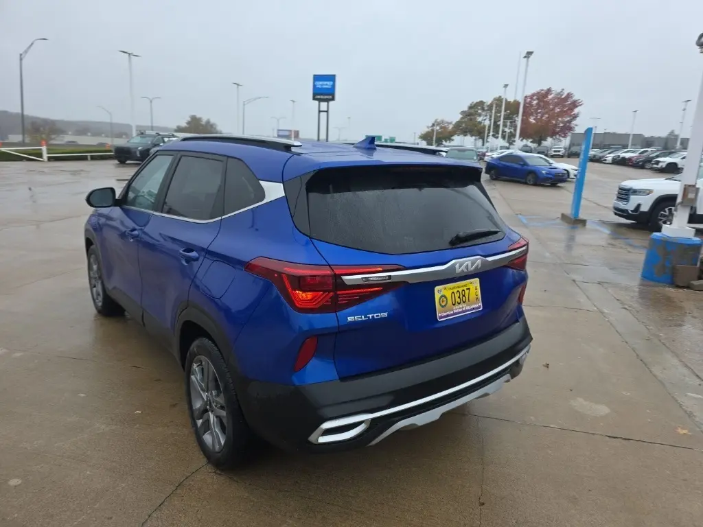 2023 Kia Seltos S photo 3