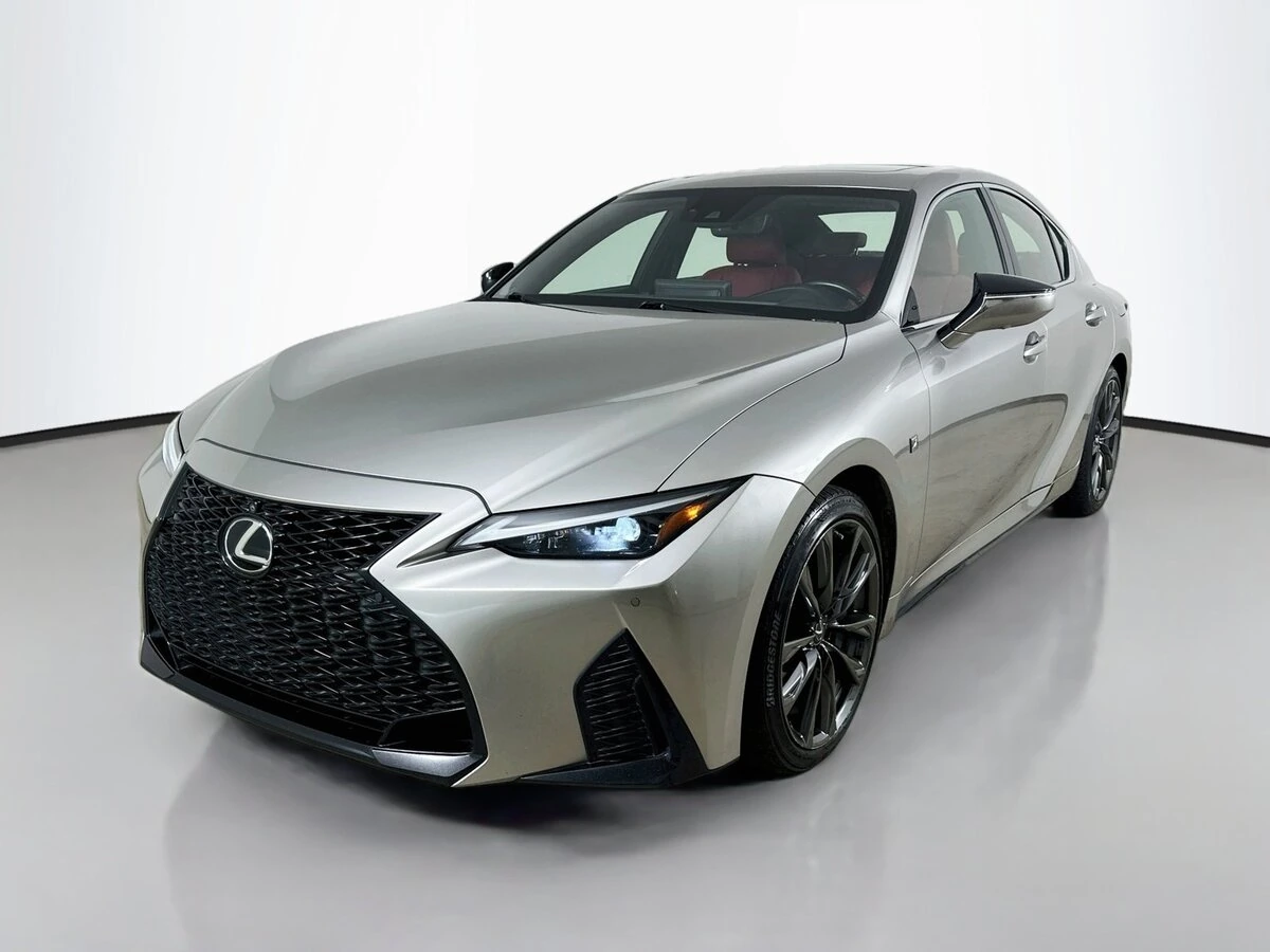 2022 Lexus IS