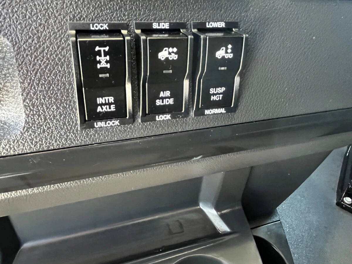 2025 Freightliner Cascadia - image 19