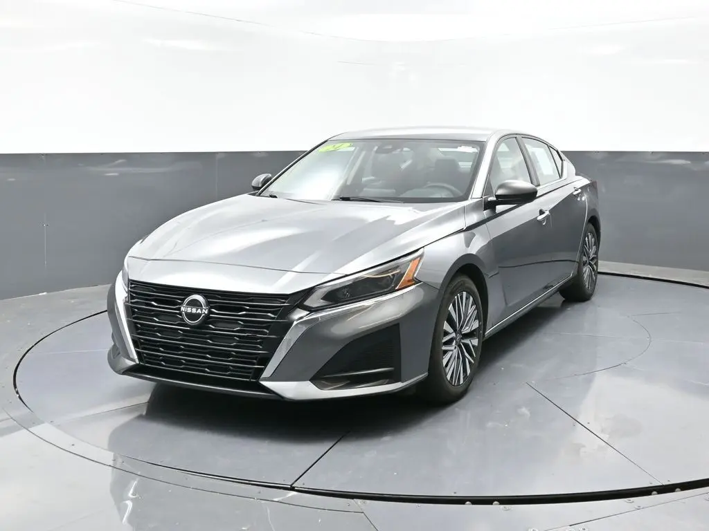 2024 Nissan Altima 2.5 SV photo 4