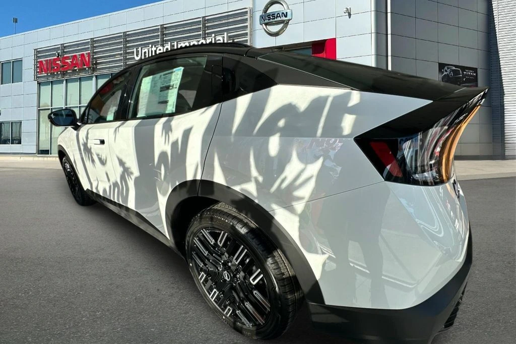 2026 Nissan LEAF Platinum+ - Photo 6