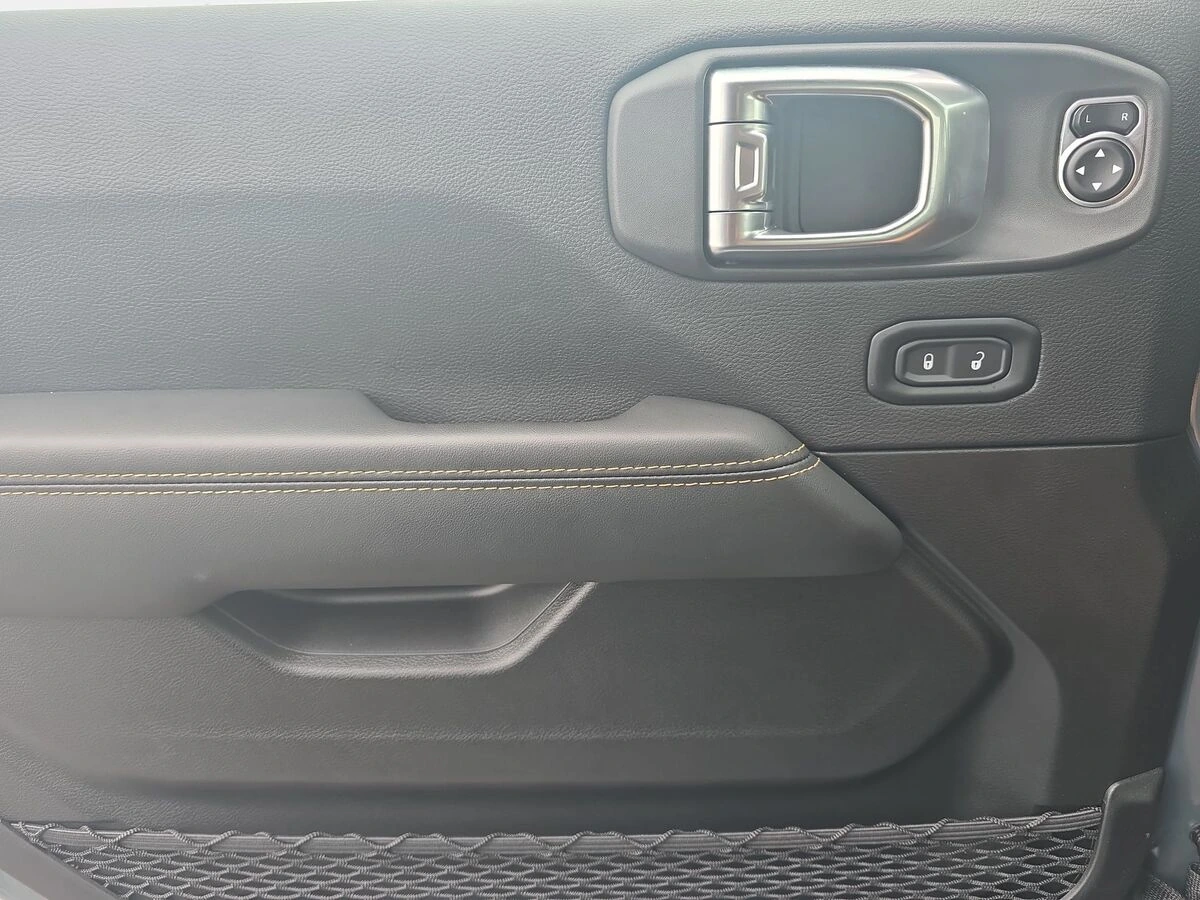 2025 Jeep Wrangler 4-Door Rubicon 392 Final Edition - Photo 25