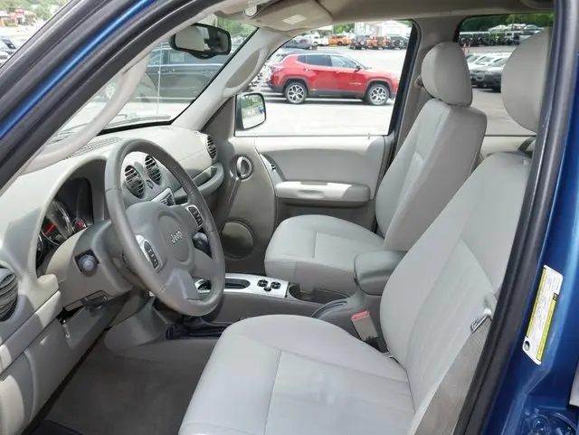Used 2005 Jeep Liberty Limited with VIN 1J8GL58K05W672727 for sale in Dalton, OH