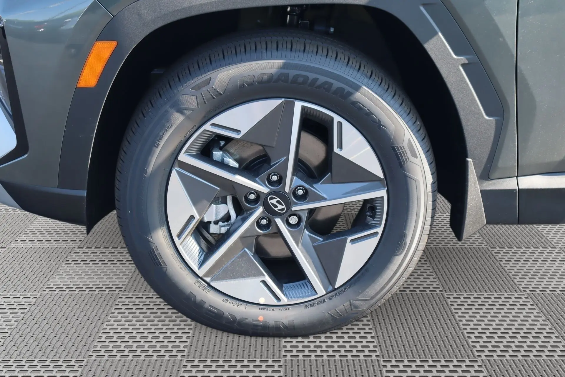 2025 Hyundai Tucson Hybrid SEL Convenience photo 4