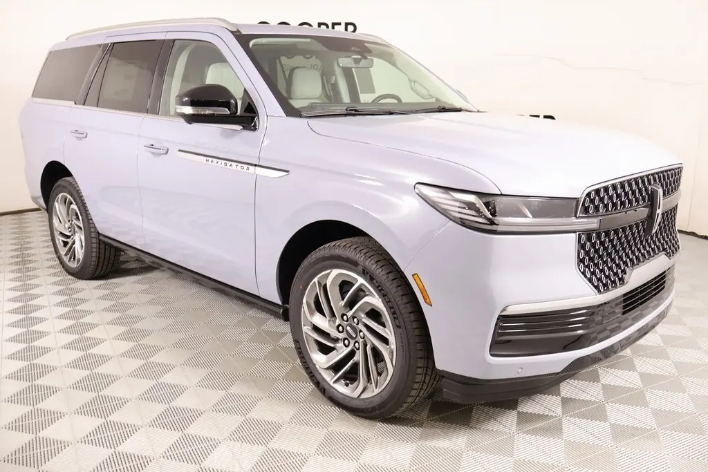 2025 Lincoln Navigator Reserve's photo