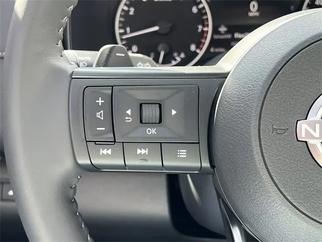 2025 Nissan Pathfinder SV photo 12