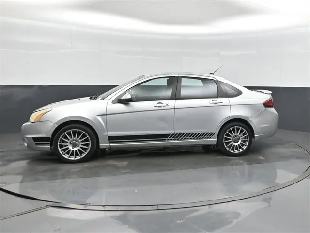 2011 Ford Focus SES photo 6