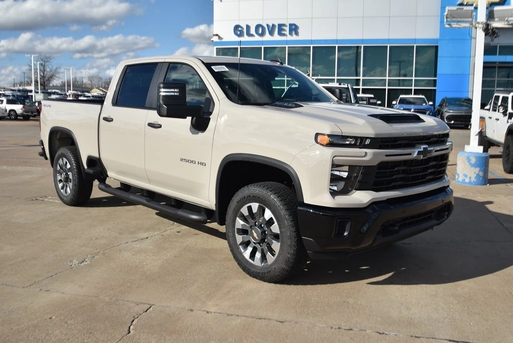 2026 Chevrolet Silverado HD Custom's photo