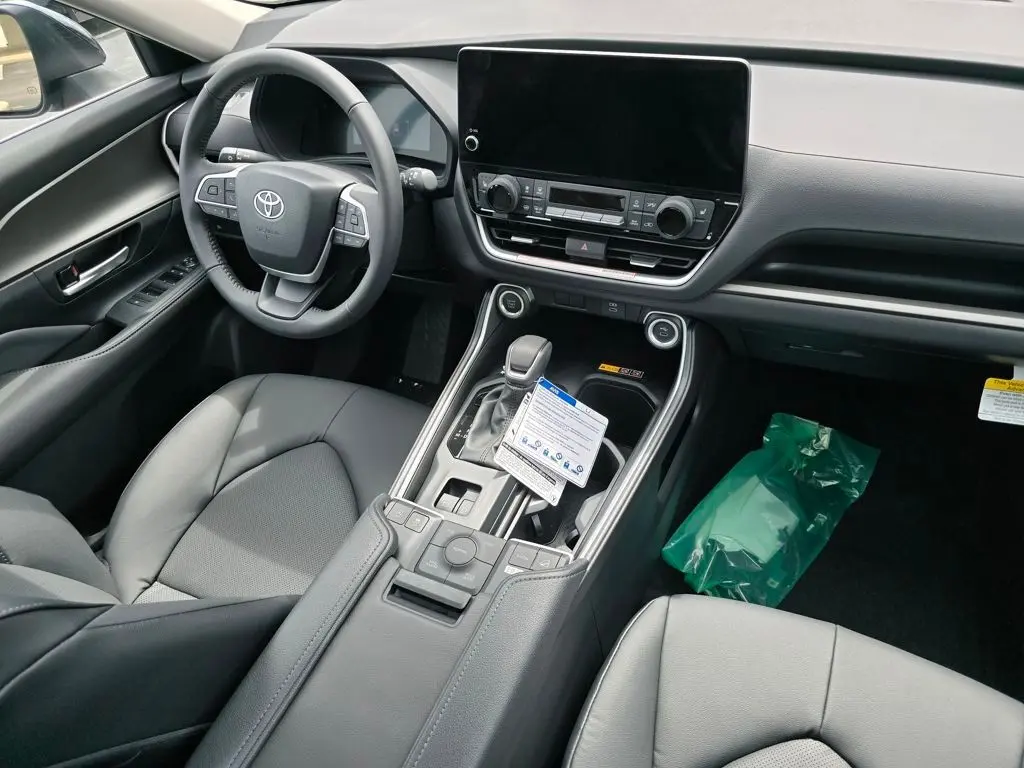 2025 Toyota Grand Highlander XLE photo 20