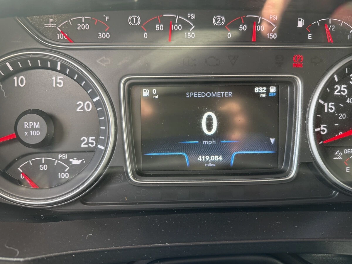 2020 International HV - image 12