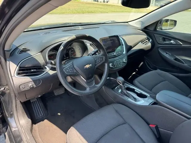 2021 Chevrolet Malibu 1LT photo 11