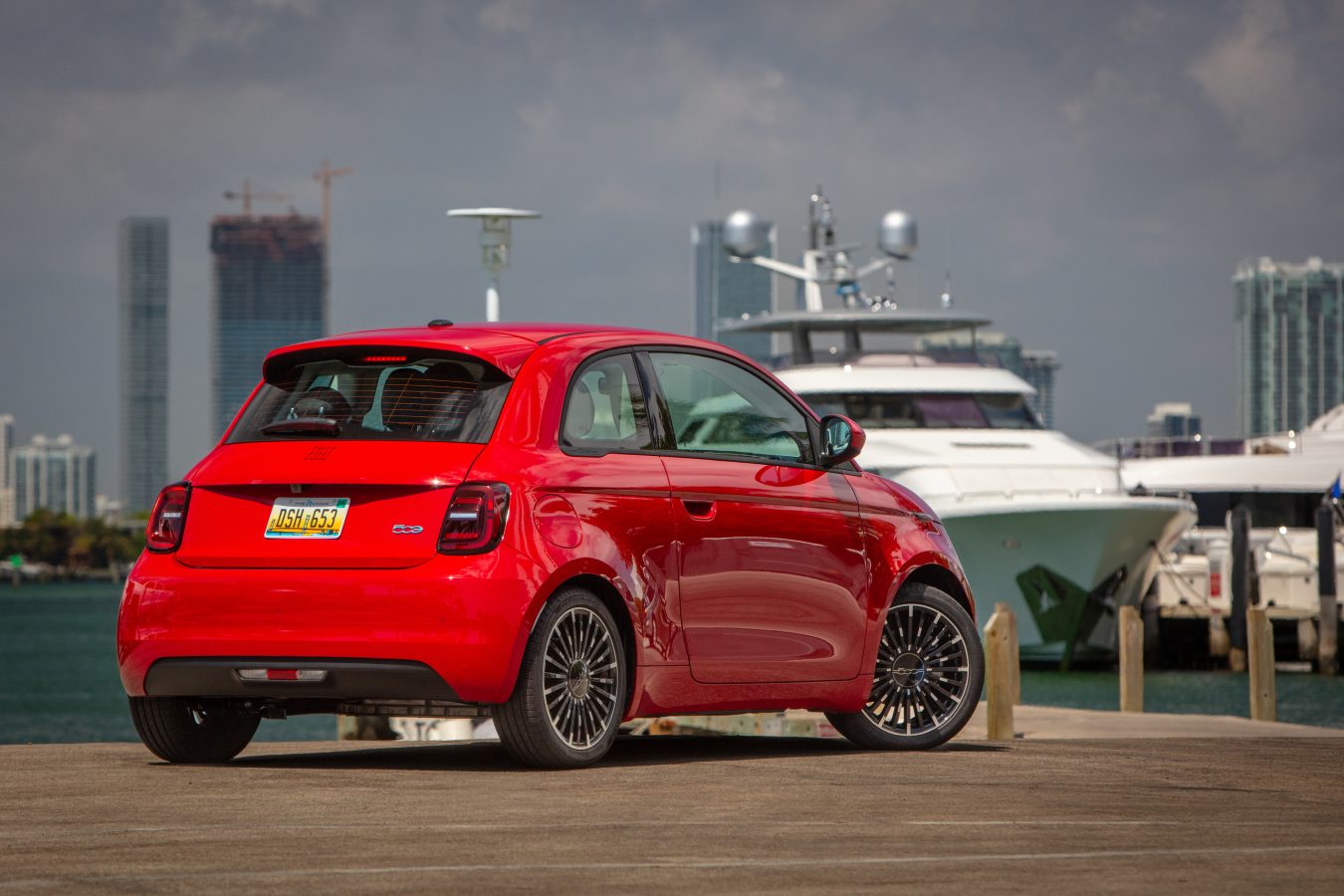 2024 Fiat 500e (RED) Exterior Passenger Side Rear Profile